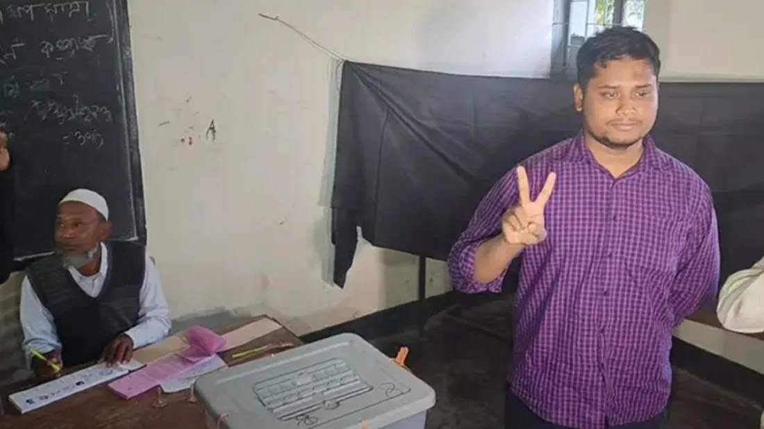 ভোট দিয়েছেন হাসনাত আবদুল্লাহ